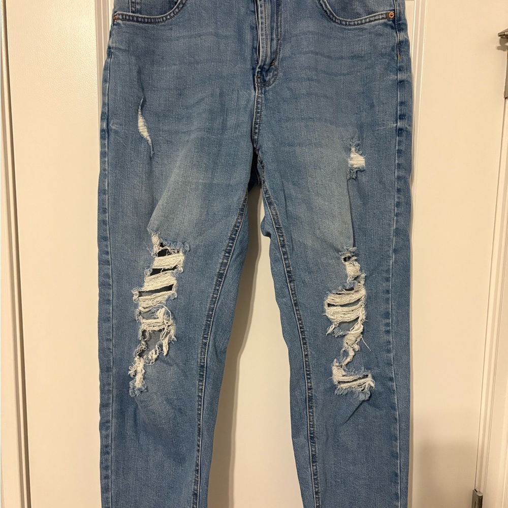 Distressed high rise mom Jean